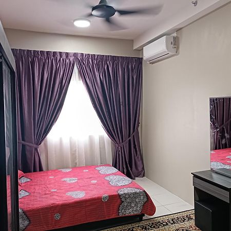 Aisy Homestay Putrajaya Cyberjaya Klia カンパング・デンキル エクステリア 写真