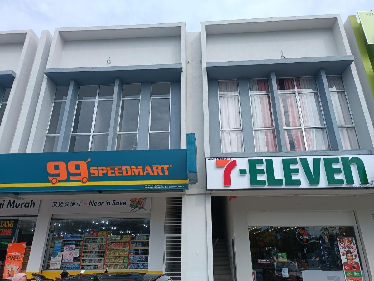 Aisy Homestay Putrajaya Cyberjaya Klia カンパング・デンキル エクステリア 写真