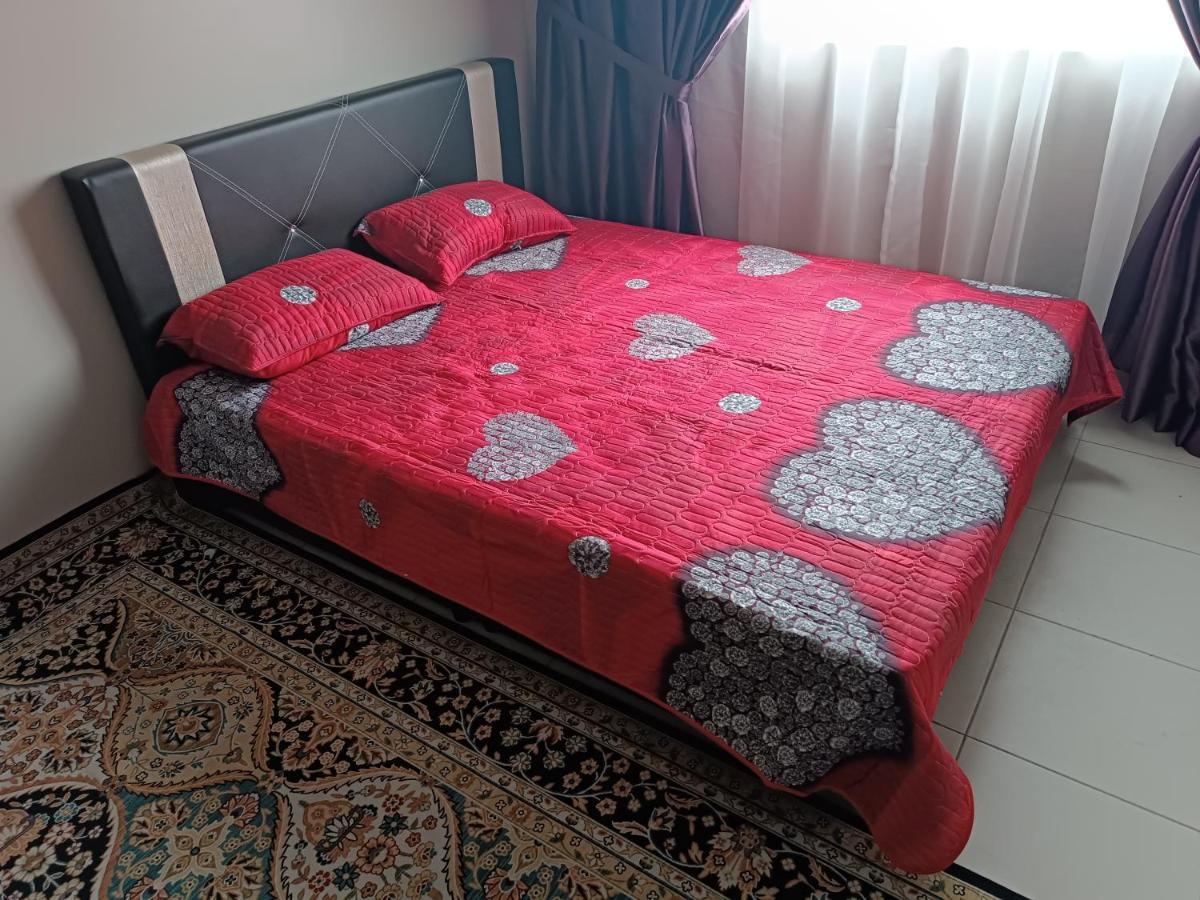 Aisy Homestay Putrajaya Cyberjaya Klia カンパング・デンキル エクステリア 写真