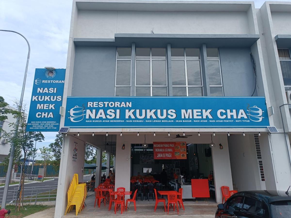 Aisy Homestay Putrajaya Cyberjaya Klia カンパング・デンキル エクステリア 写真