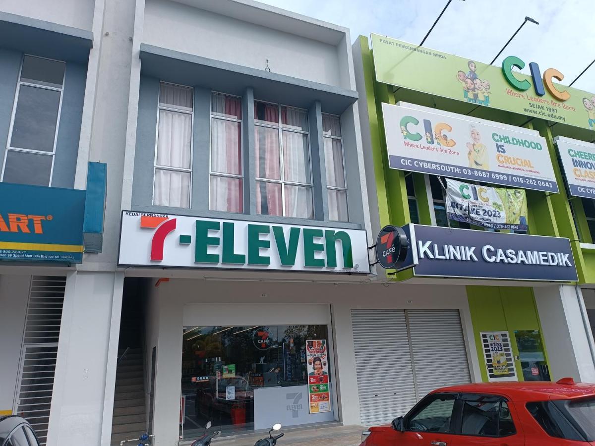 Aisy Homestay Putrajaya Cyberjaya Klia カンパング・デンキル エクステリア 写真