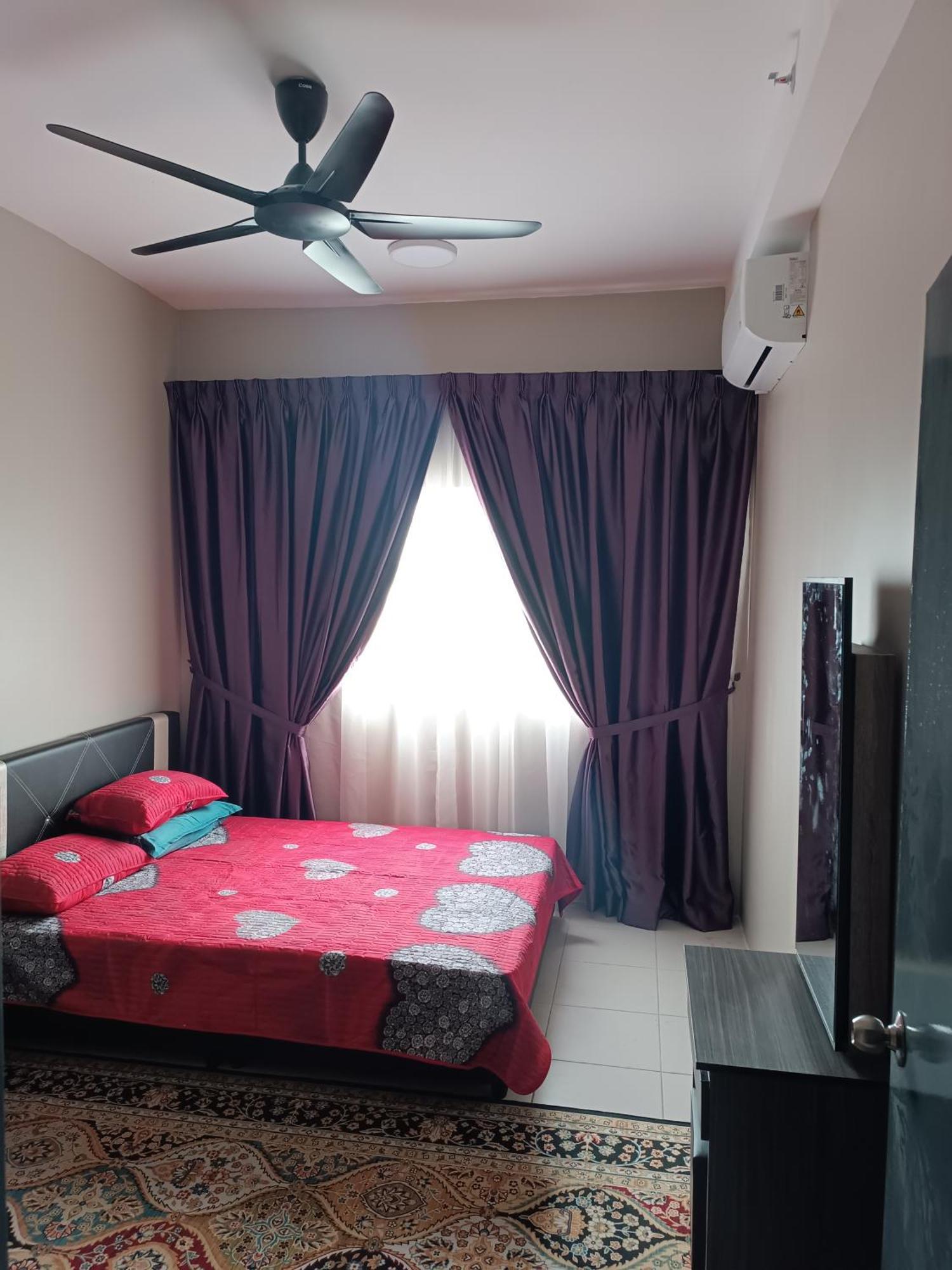 Aisy Homestay Putrajaya Cyberjaya Klia カンパング・デンキル エクステリア 写真