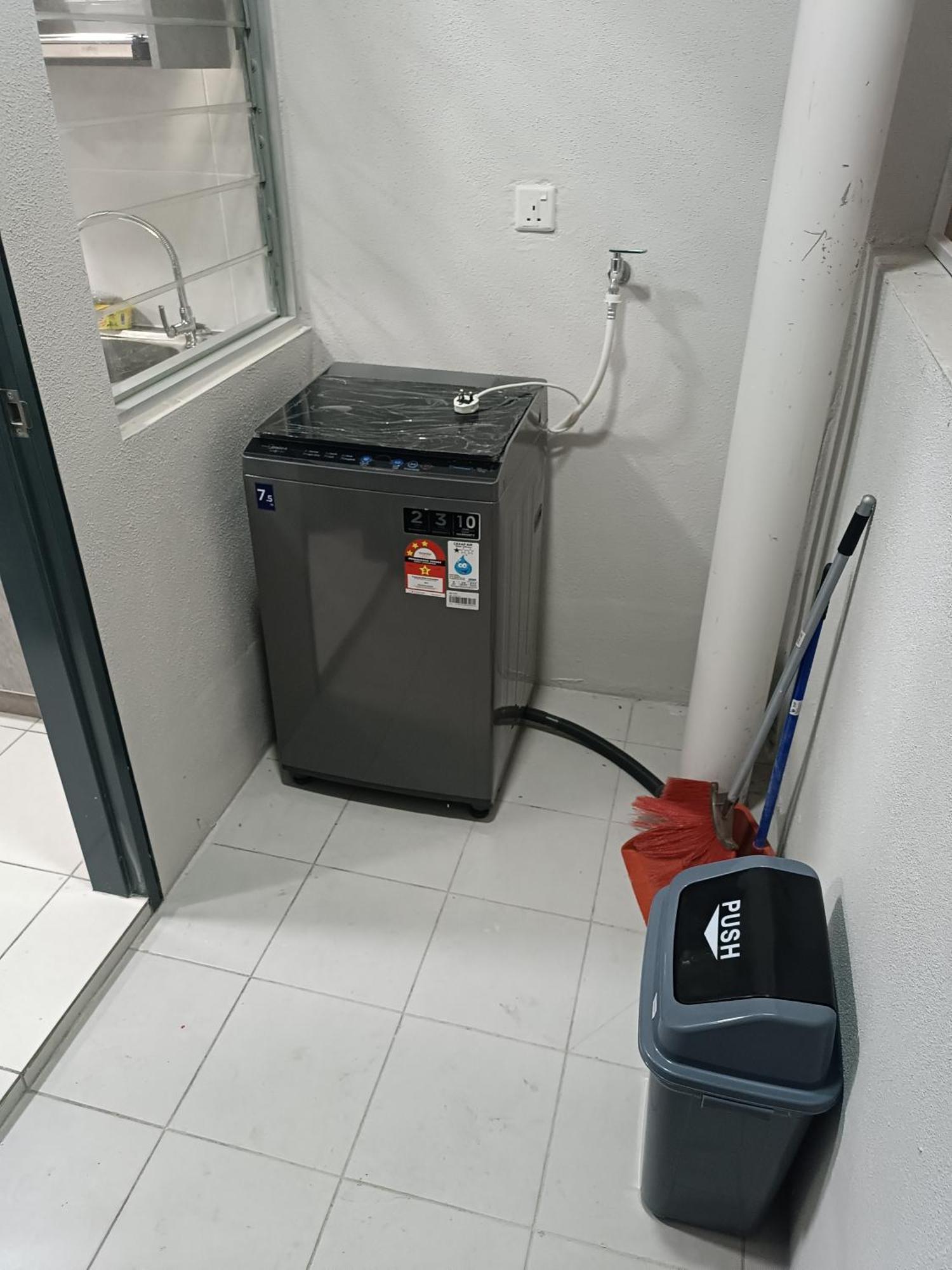 Aisy Homestay Putrajaya Cyberjaya Klia カンパング・デンキル エクステリア 写真